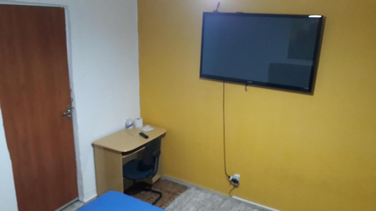 Quarto Duplo com Banheiro Compartilhado