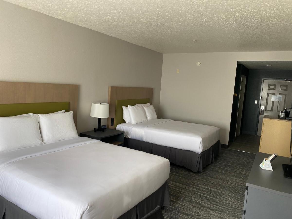 Queen Room Two Queen Beds Disability Access or Non-Smoking,1077313486:JPEG
