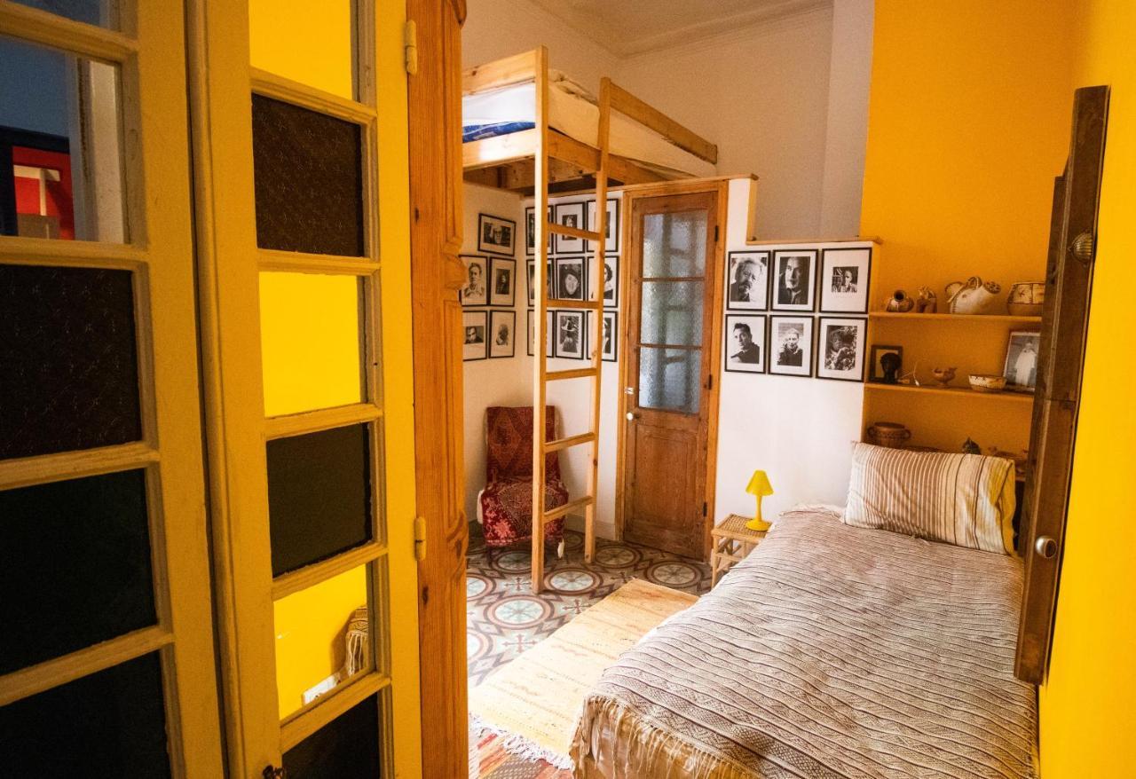 Chambre Simple Des Portraits