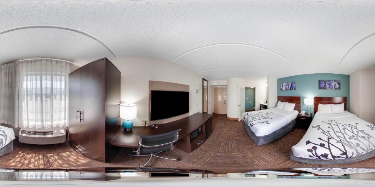 Standard Room with Two Double Beds