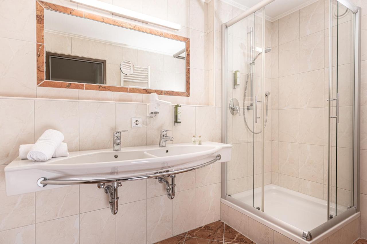 Doppelzimmer mit Balkon