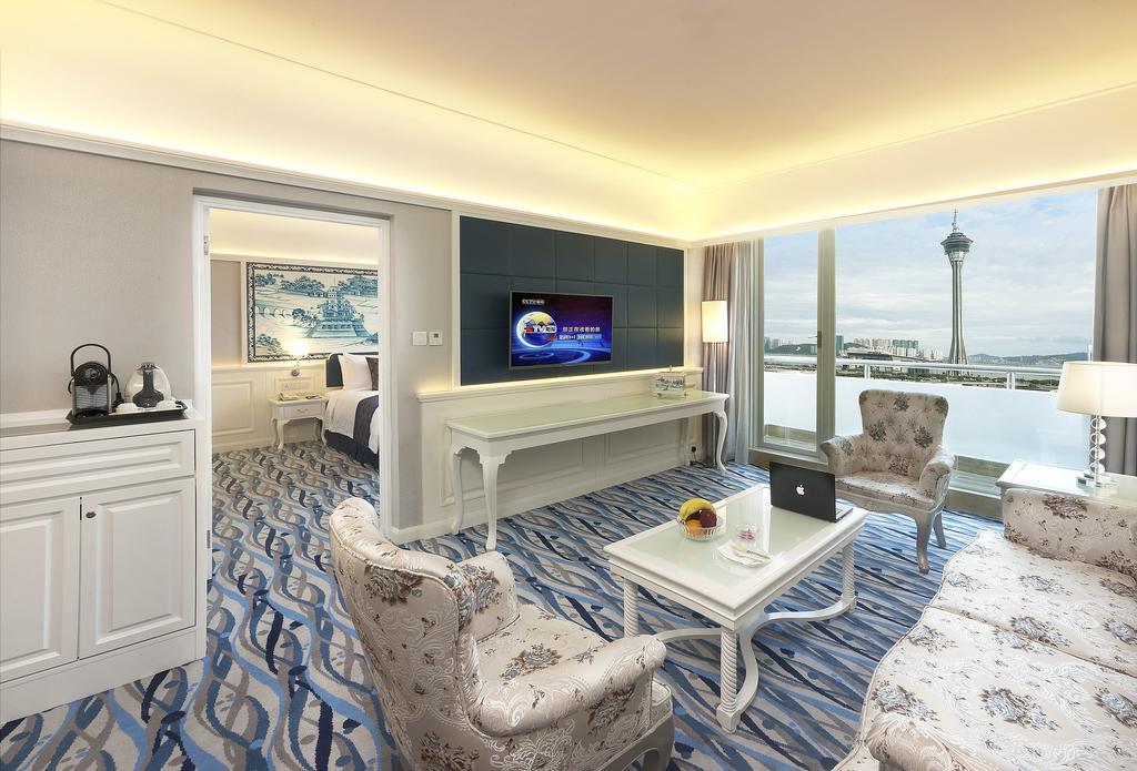 Suite avec Vue sur le Port