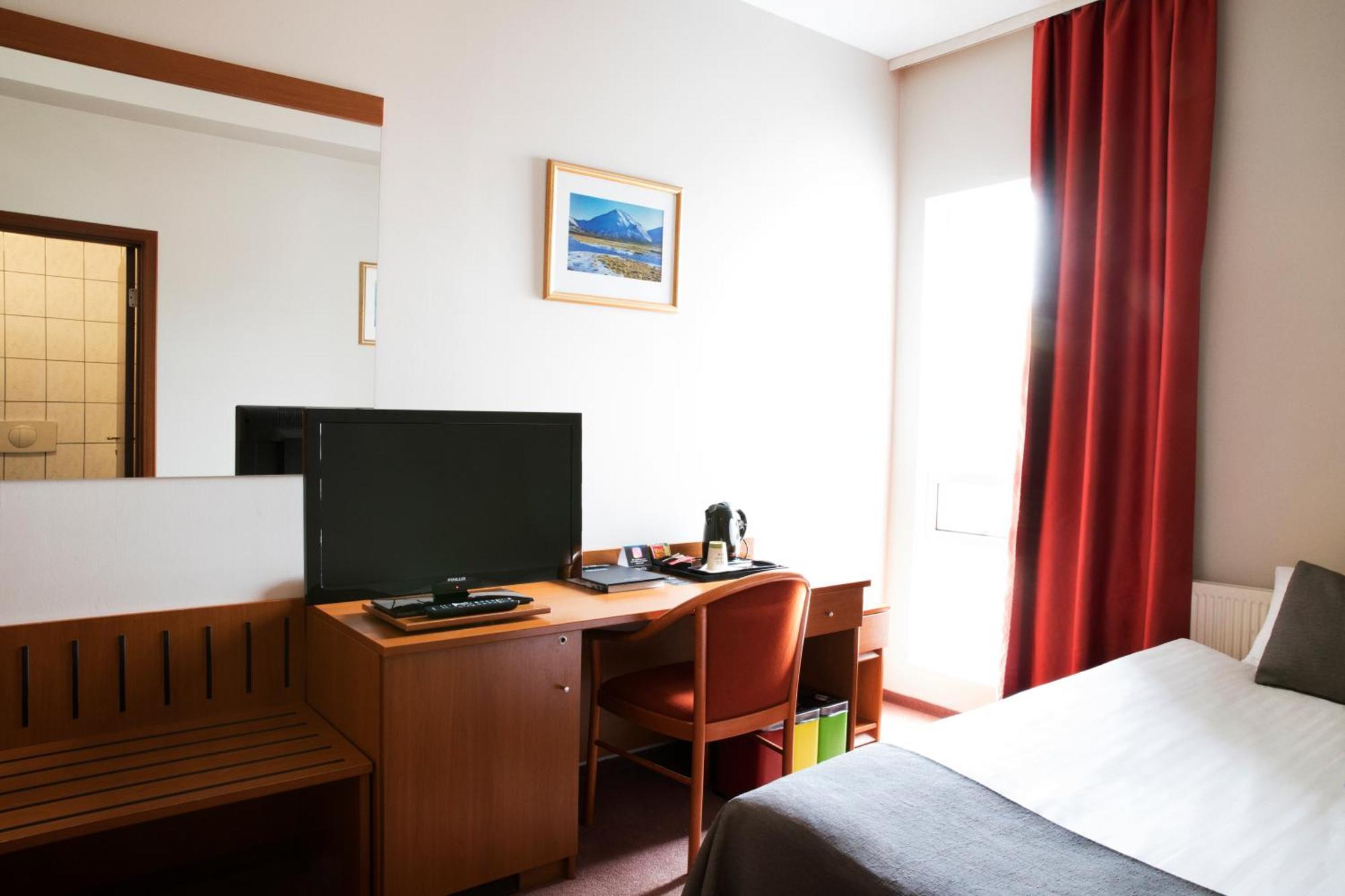 Standard Single Room,1439745346:JPEG