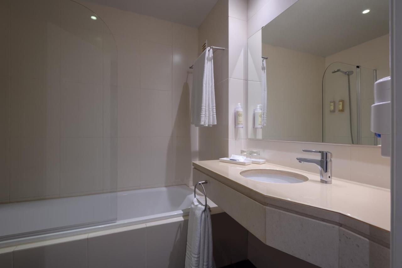 Doppelzimmer mit Poolblick