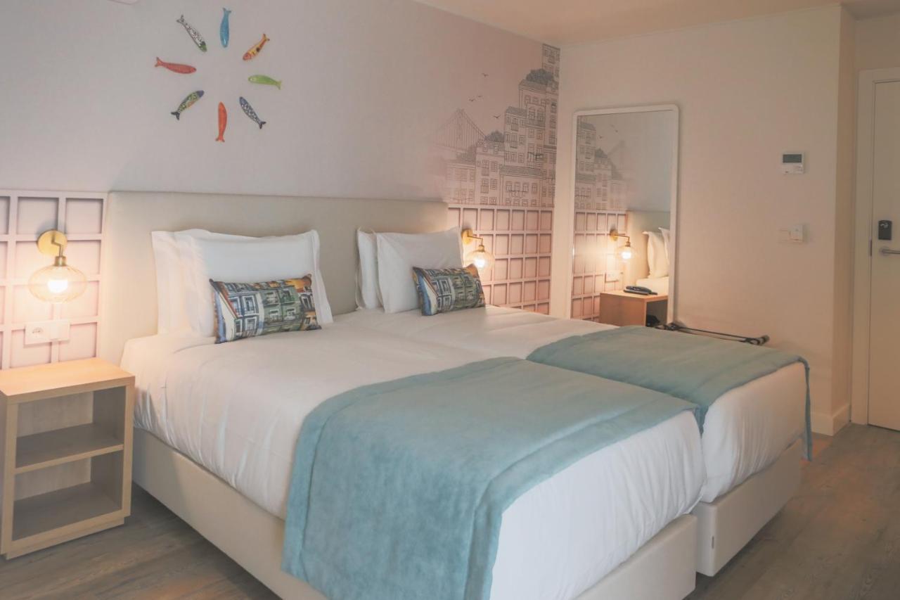 Quarto com 2 Camas de Solteiro