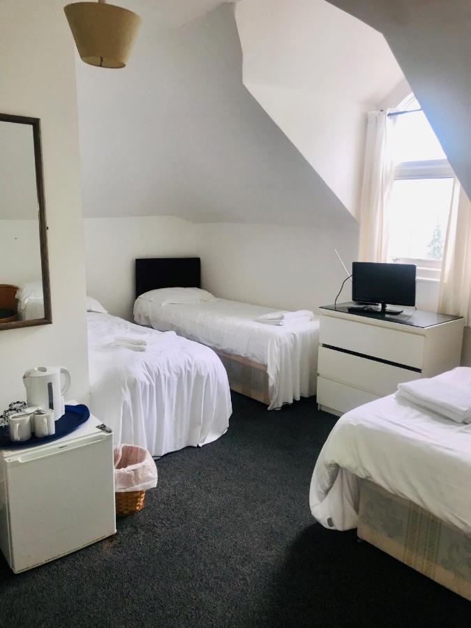 Basic Triple Room