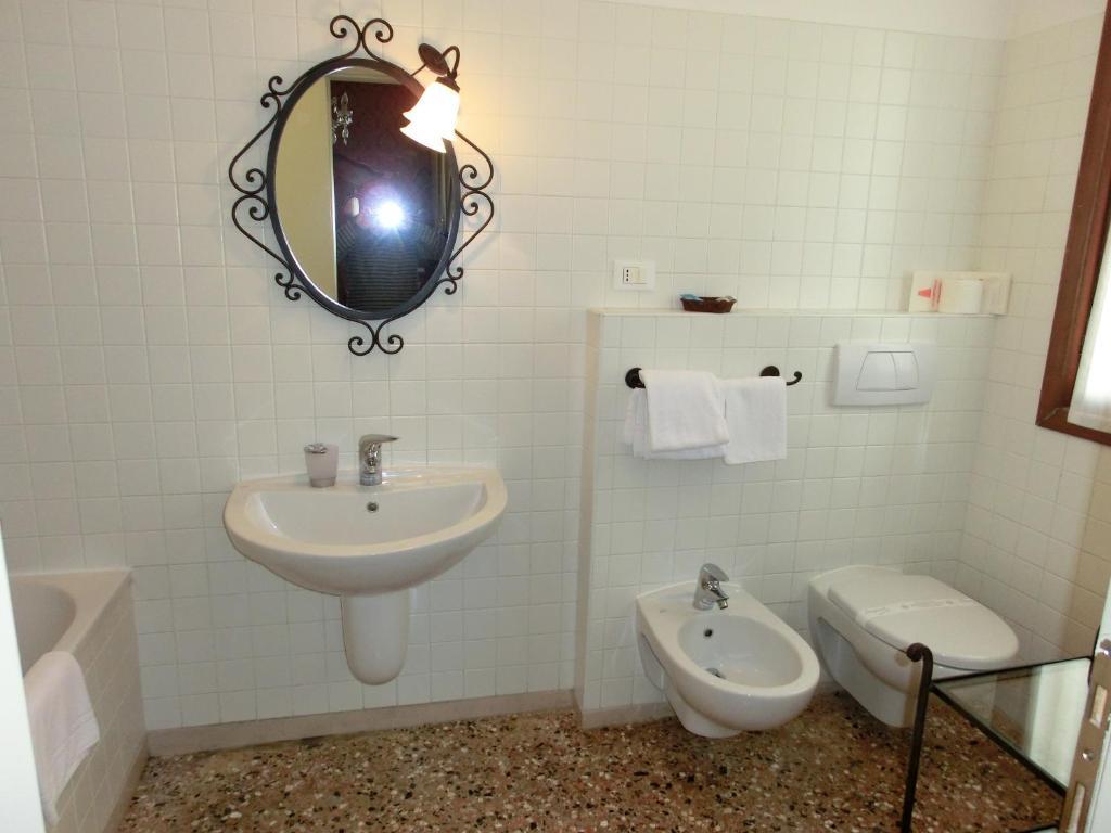 Double Room with Canal View,322969459:JPEG