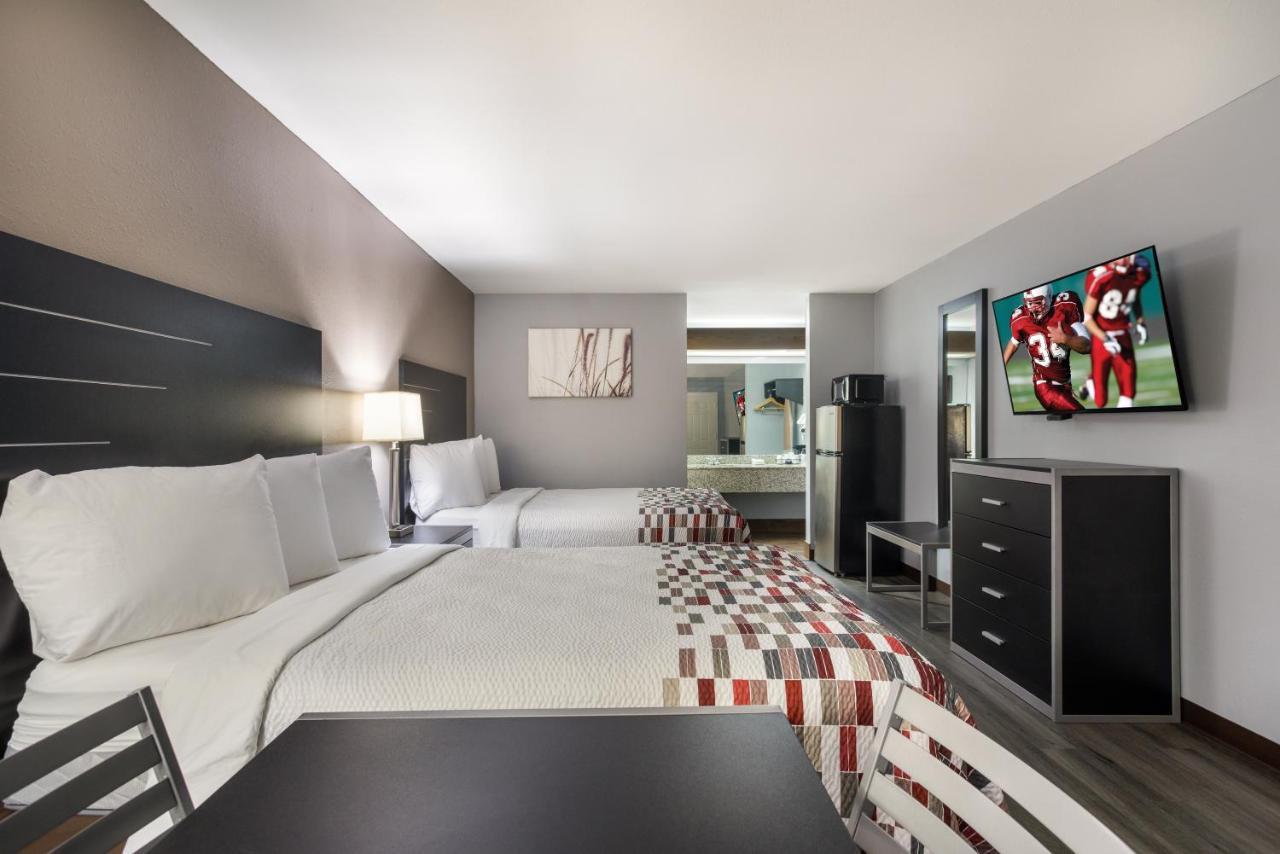 Deluxe Queen Room Two Queen Beds Non-Smoking
