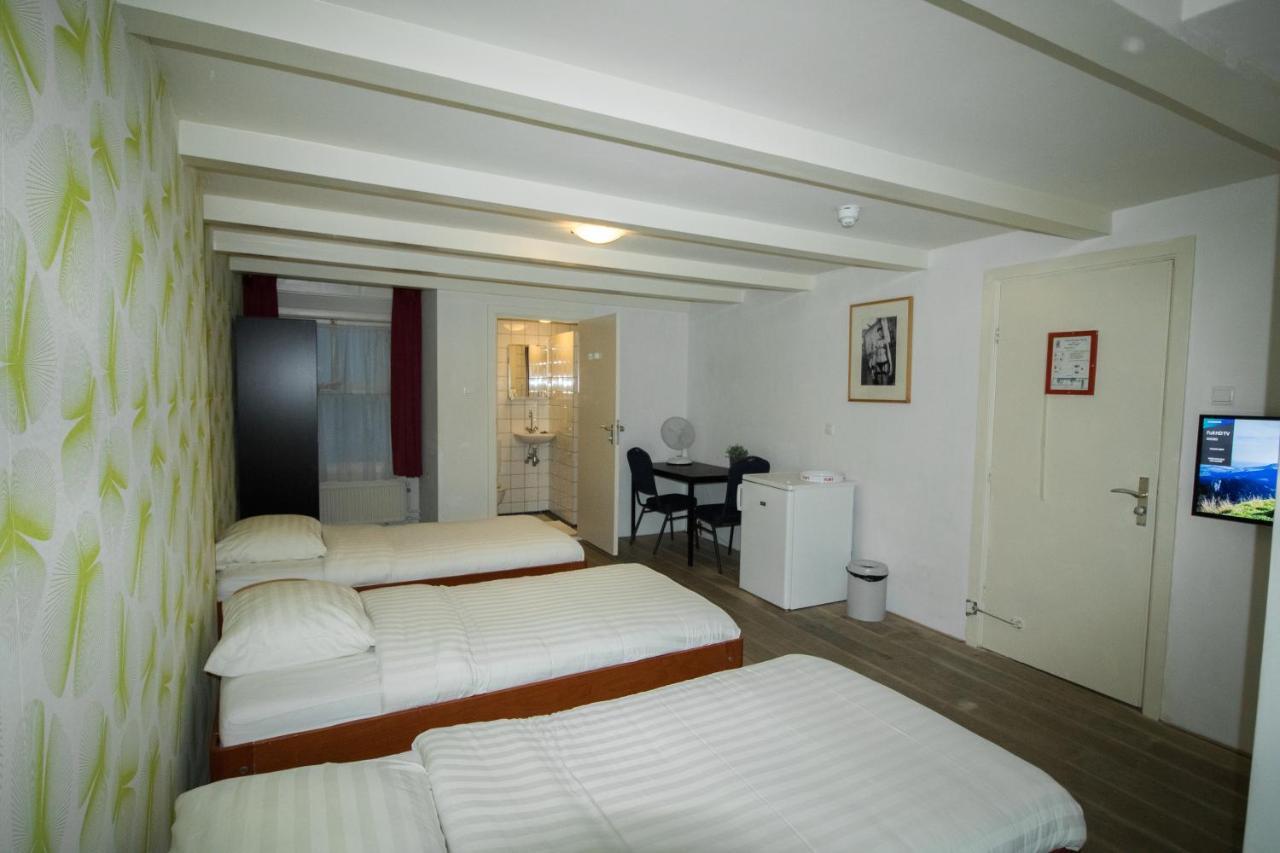 Vierpersoonskamer met Eigen Badkamer