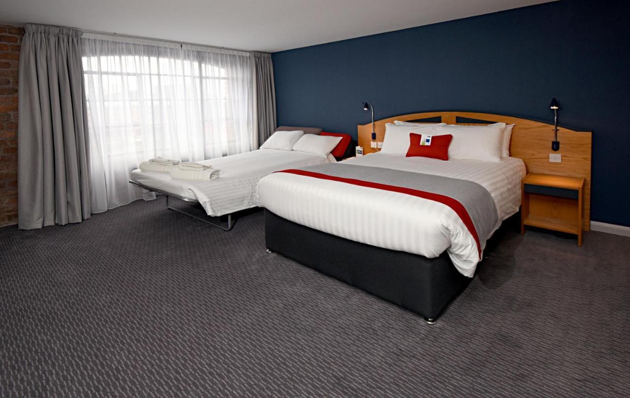 Standard Double Room with Sofa Bed and Free Hot Breakfast
