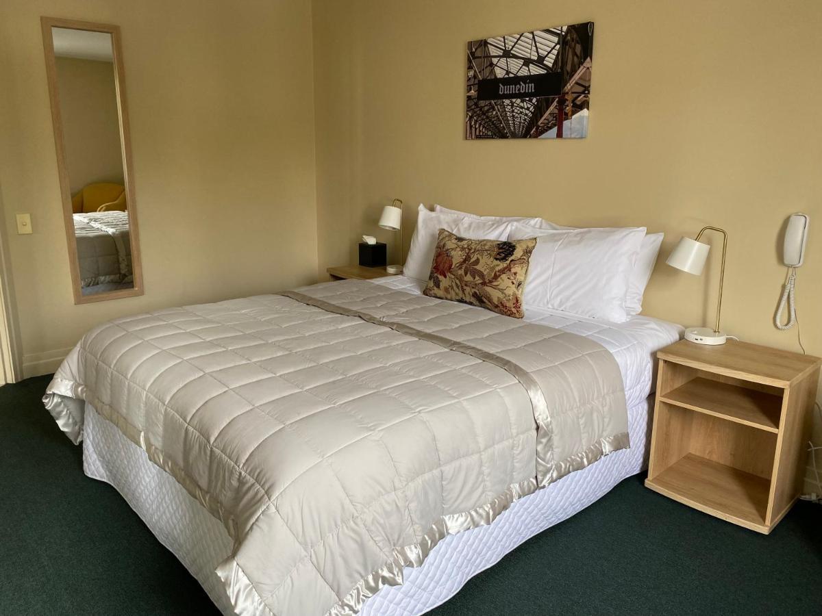 Deluxe One-Bedroom Suite