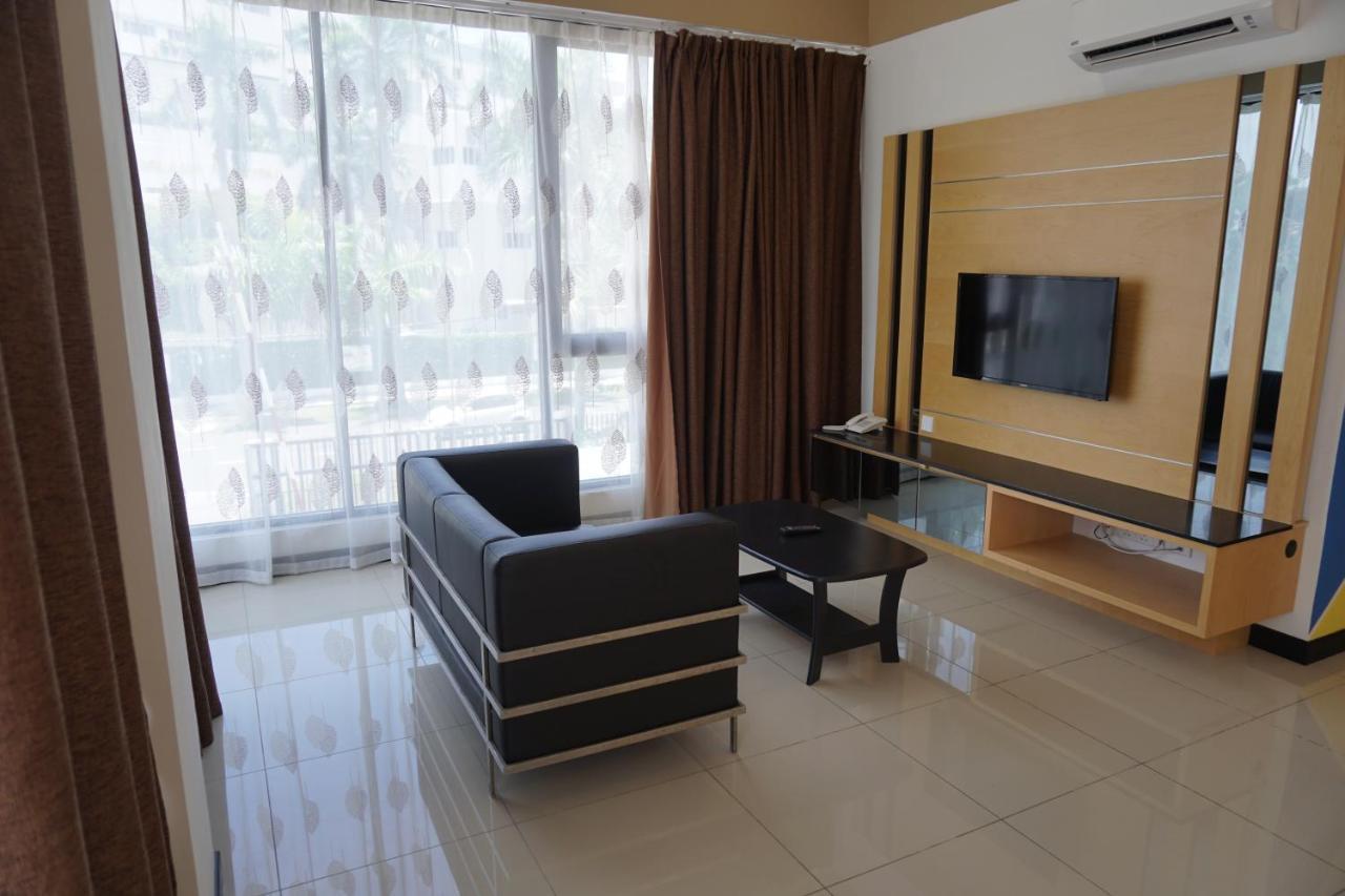 Deluxe Family Room