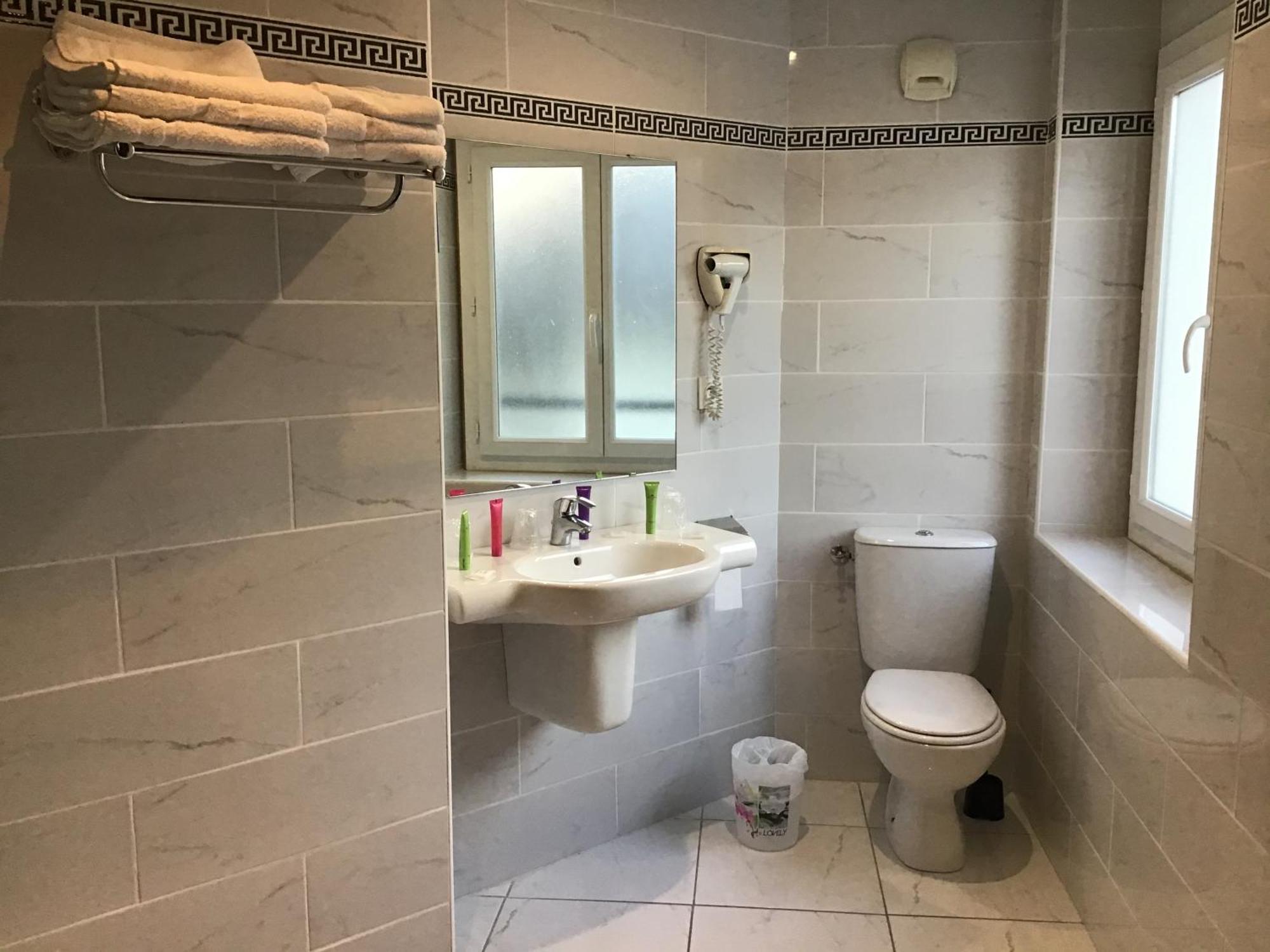 Offre Spéciale - Chambre Double ou Lits Jumeaux