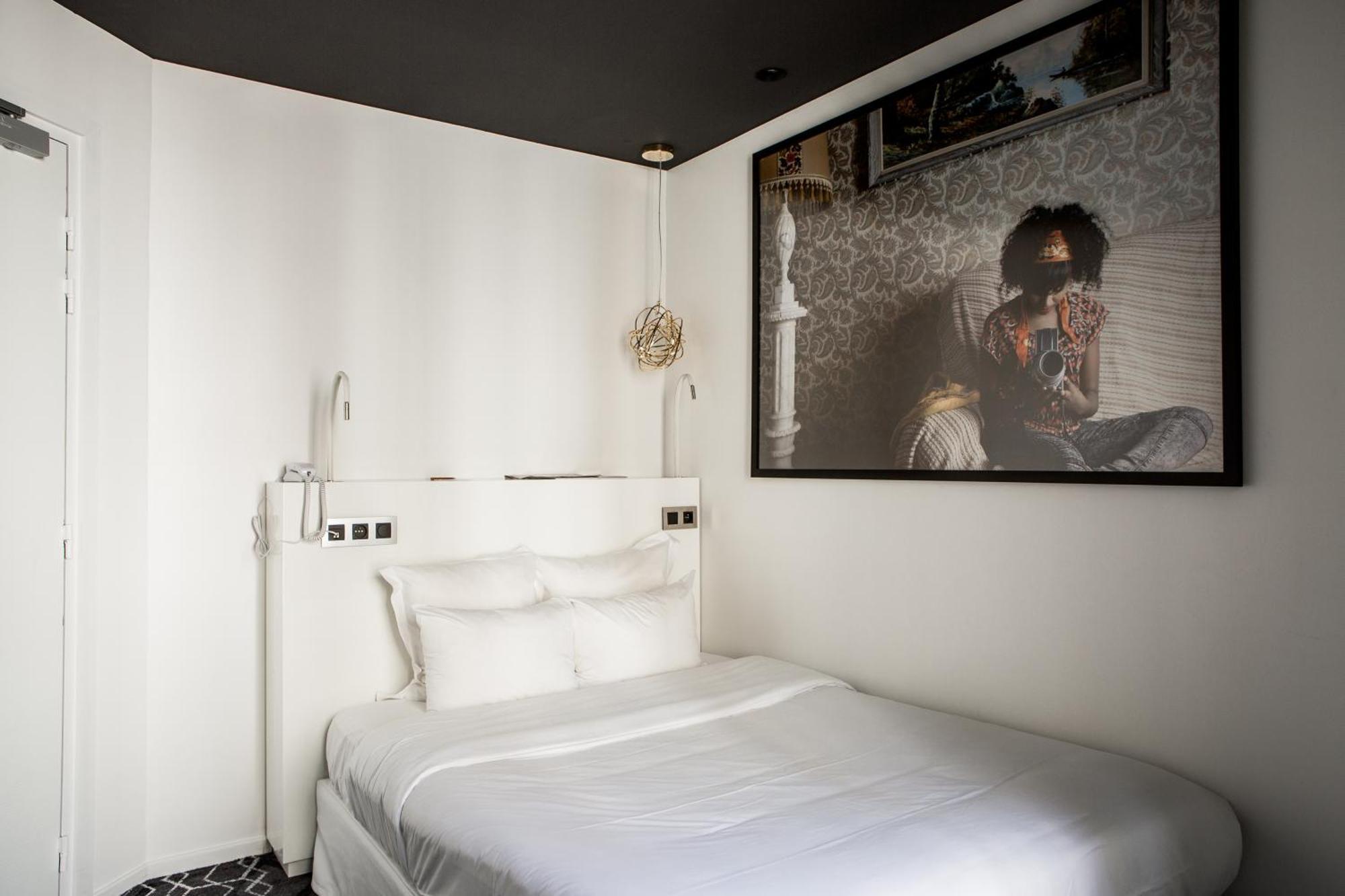 Quarto Aconchegante com Cama de Casal