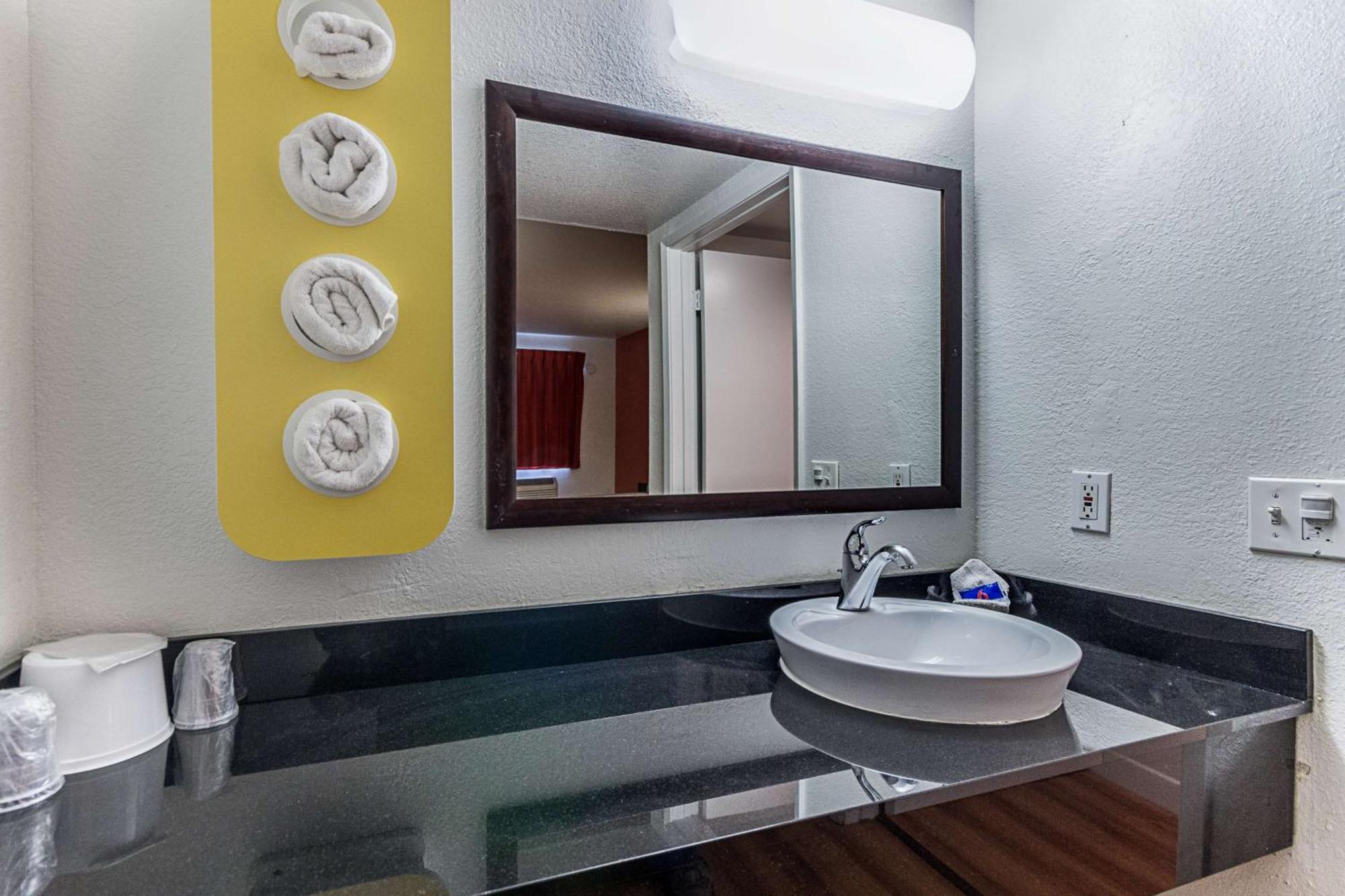 Deluxe Queen Room with Two Queen Beds - Non-Smoking
