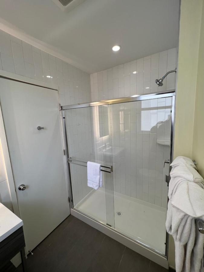 Deluxe Double Suite with Two Double Beds - Non-Smoking,1211585062:JPEG