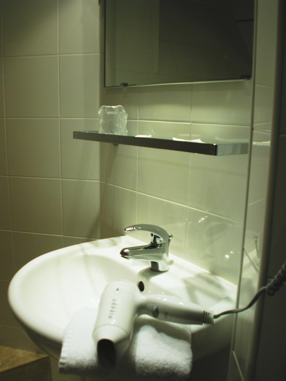 Single Room,1279161448:JPEG
