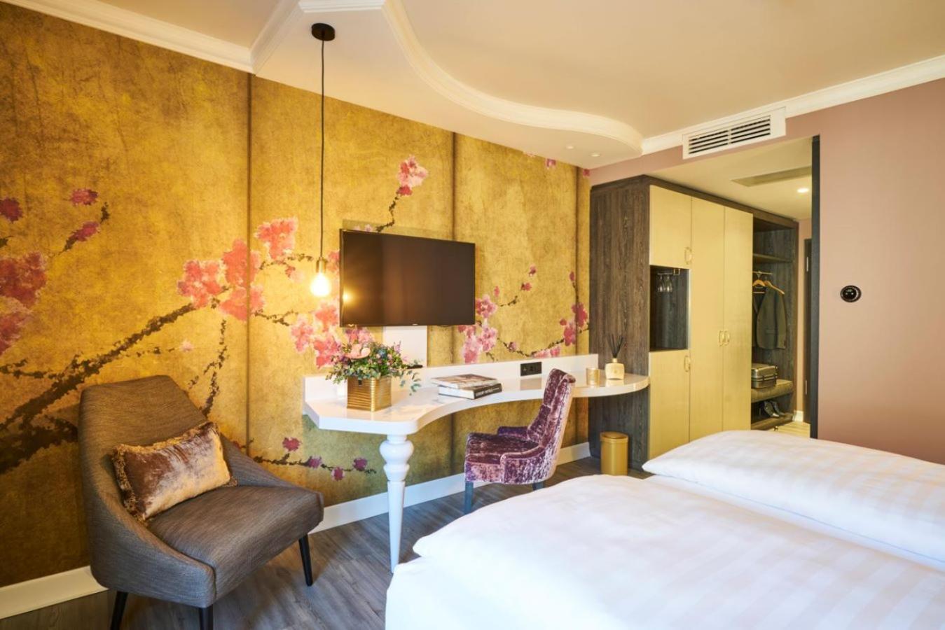 Grand Deluxe Double Room