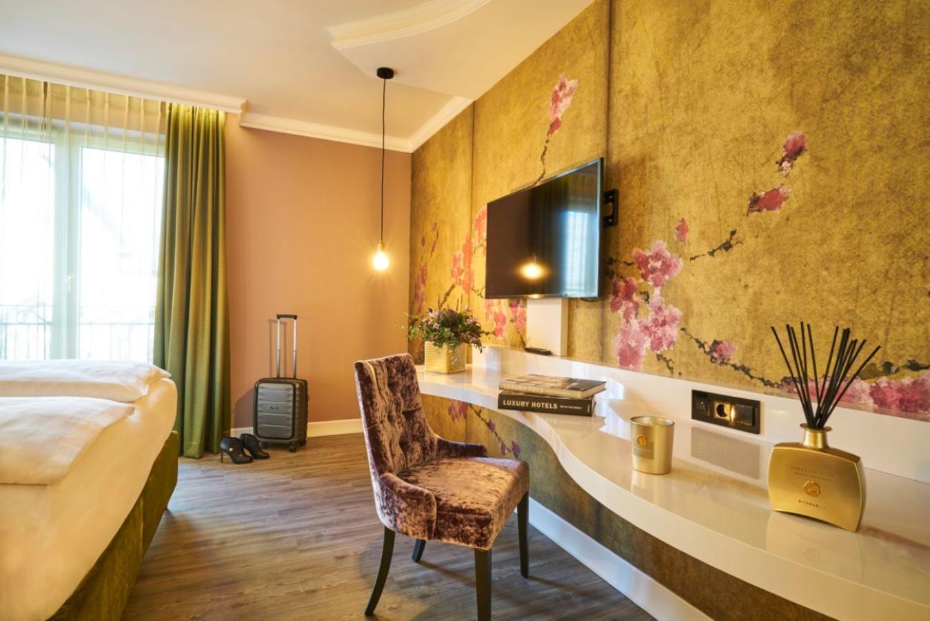 Grand Deluxe Double Room