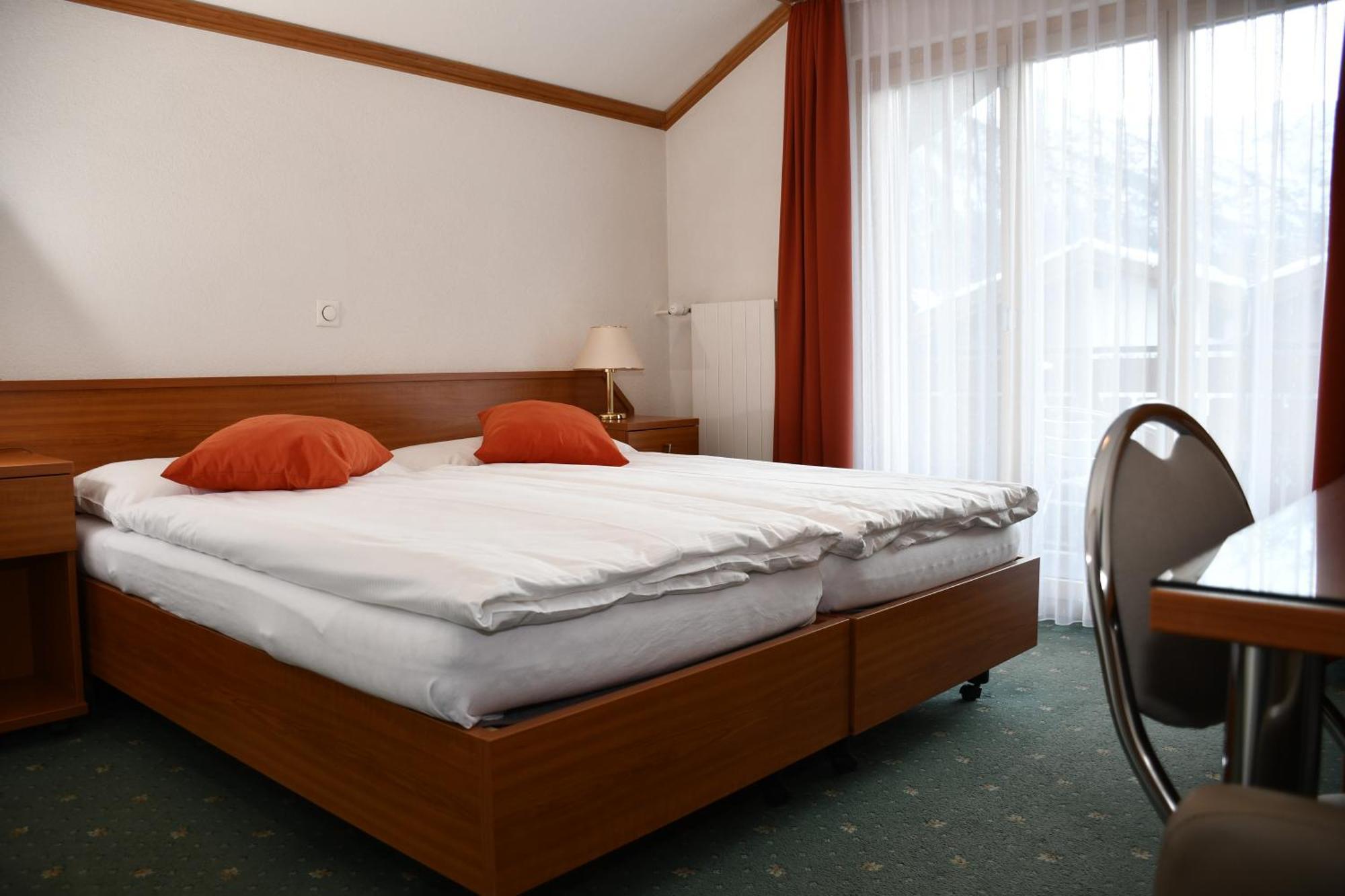 Superior Queen Room Matterhorn View