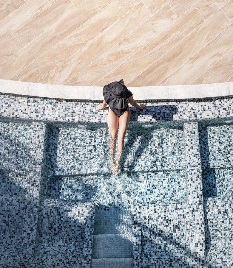 Camera Superior con Vista sulla propria Piscina