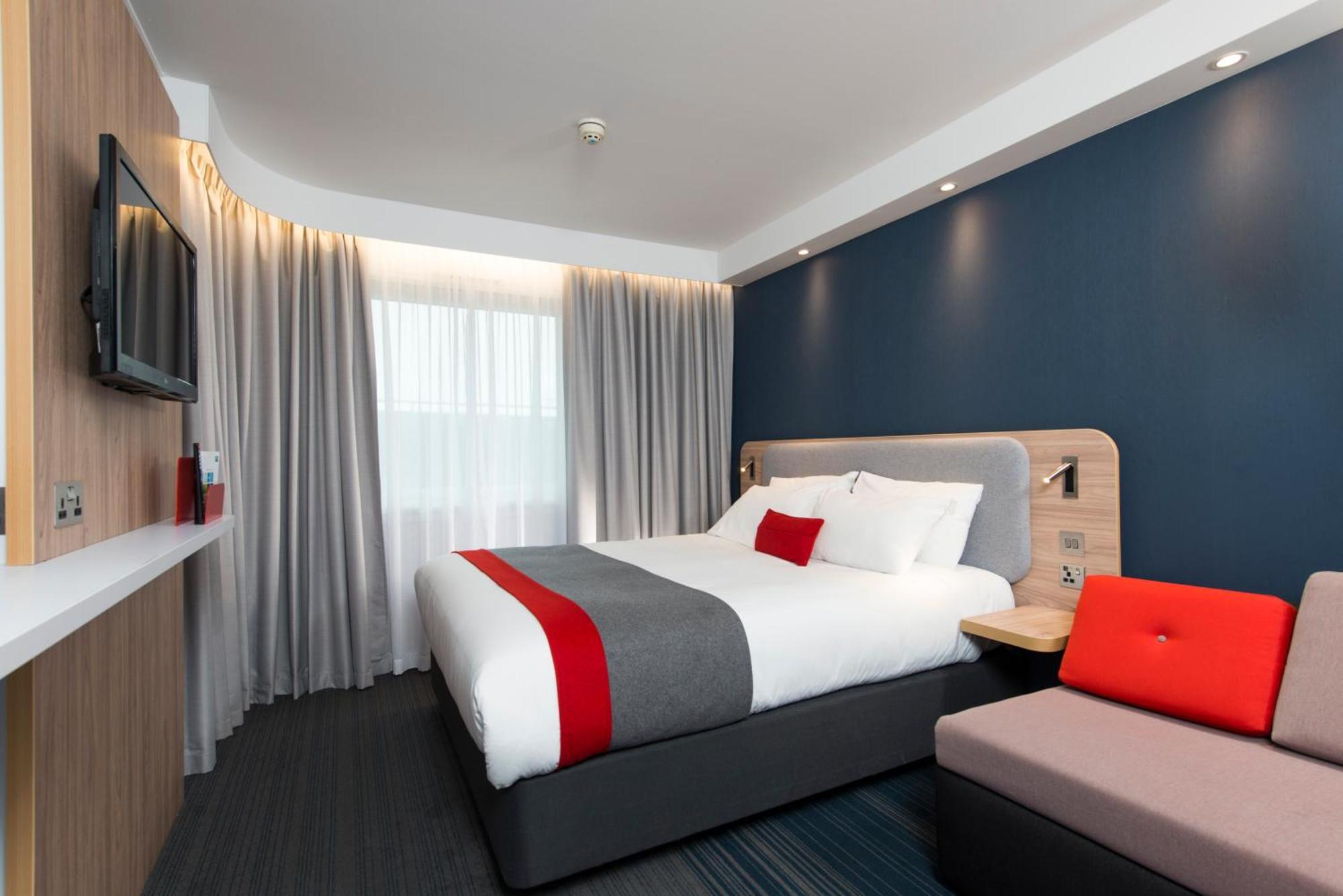 Standard Double Room with Sofa Bed and Free Hot Breakfast