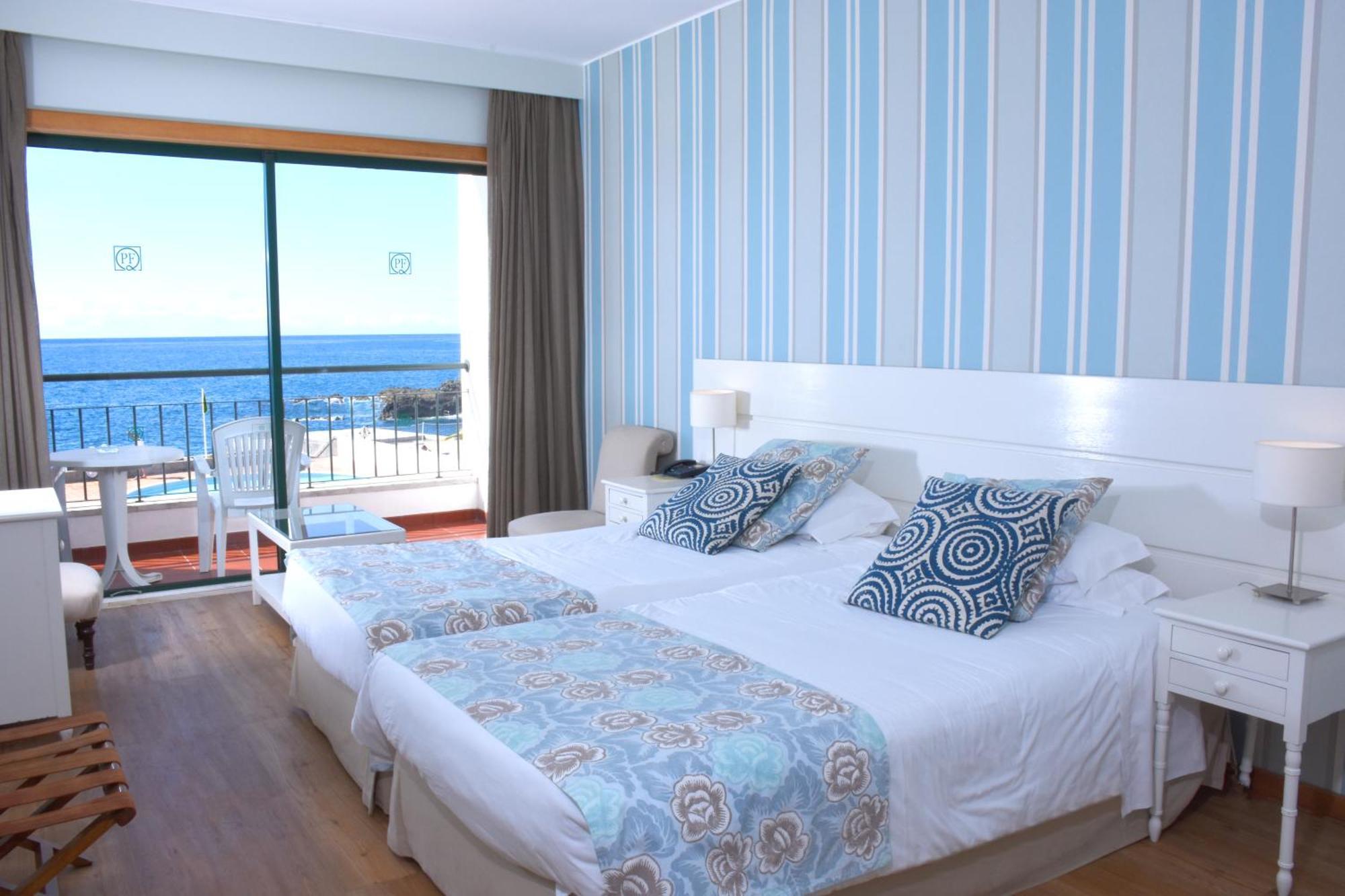 Chambre Double ou Lits Jumeaux - Vue sur Mer