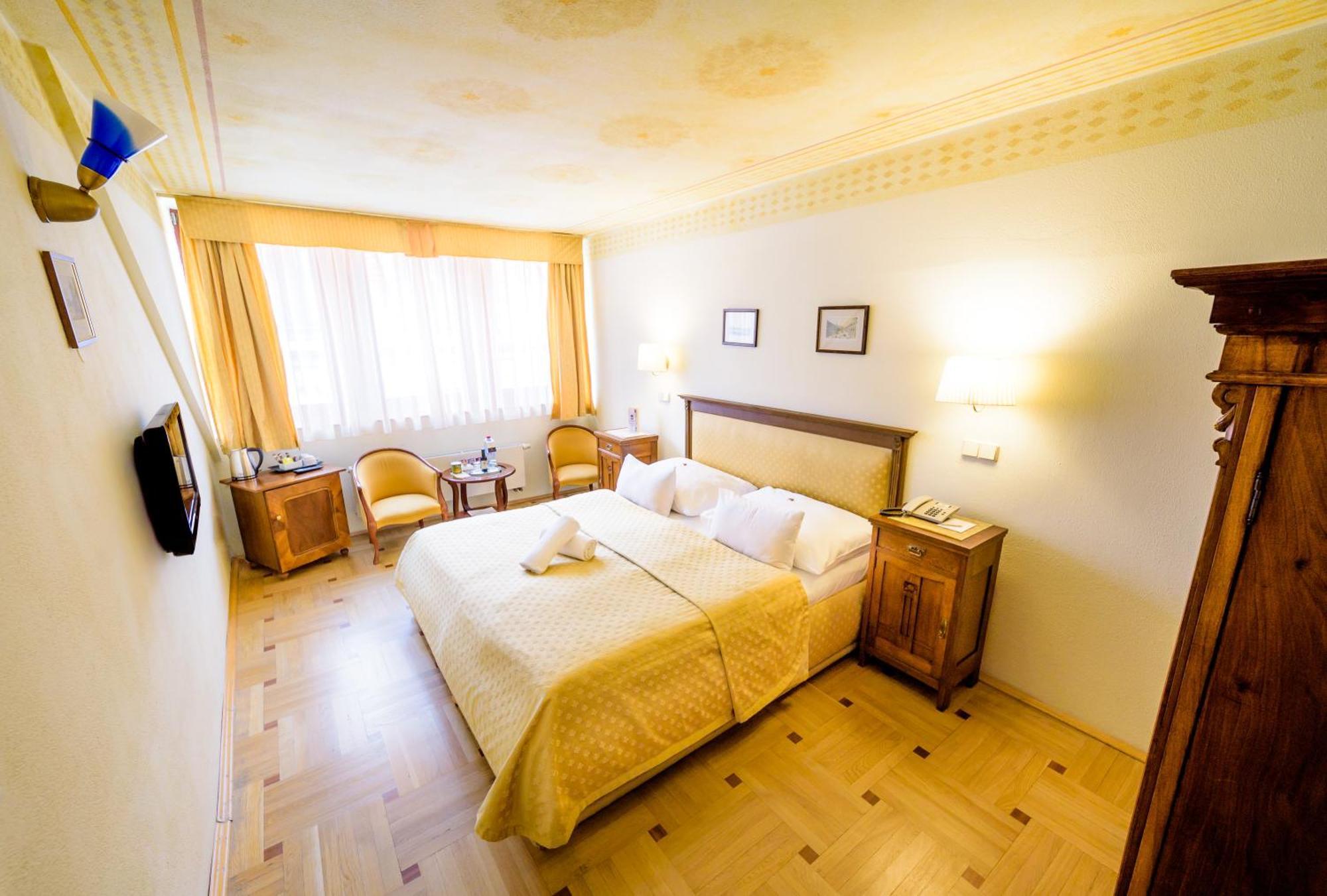 Deluxe Double or Twin Room