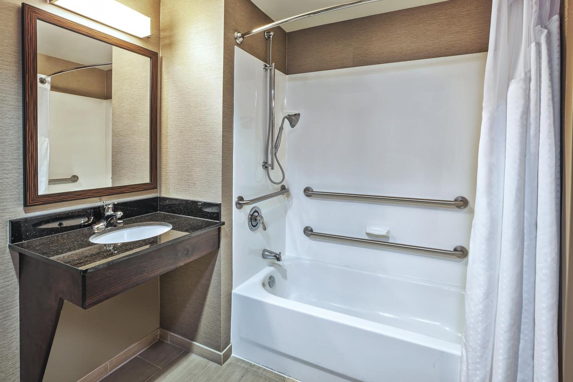 Standard King Room Mobility Accessible Tub,1716394121:JPEG