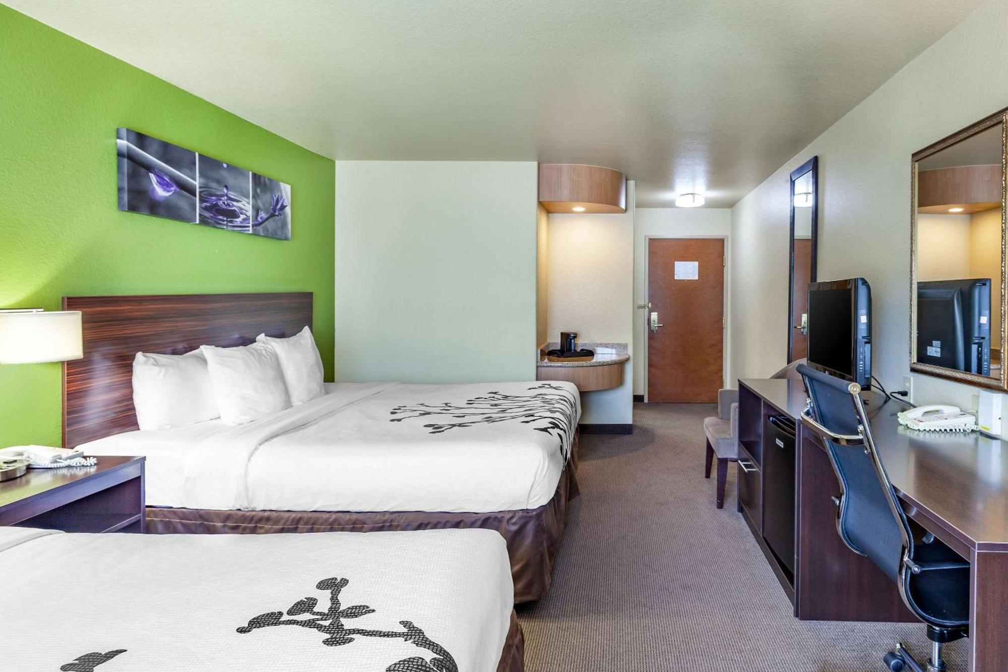 Standard Room with Two King Beds
