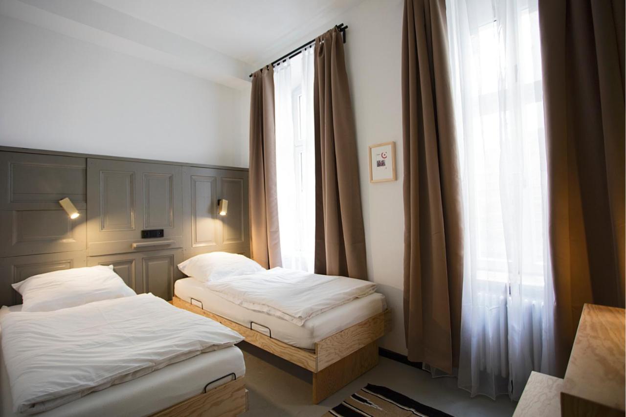 Doppel-/Zweibettzimmer mit Bad