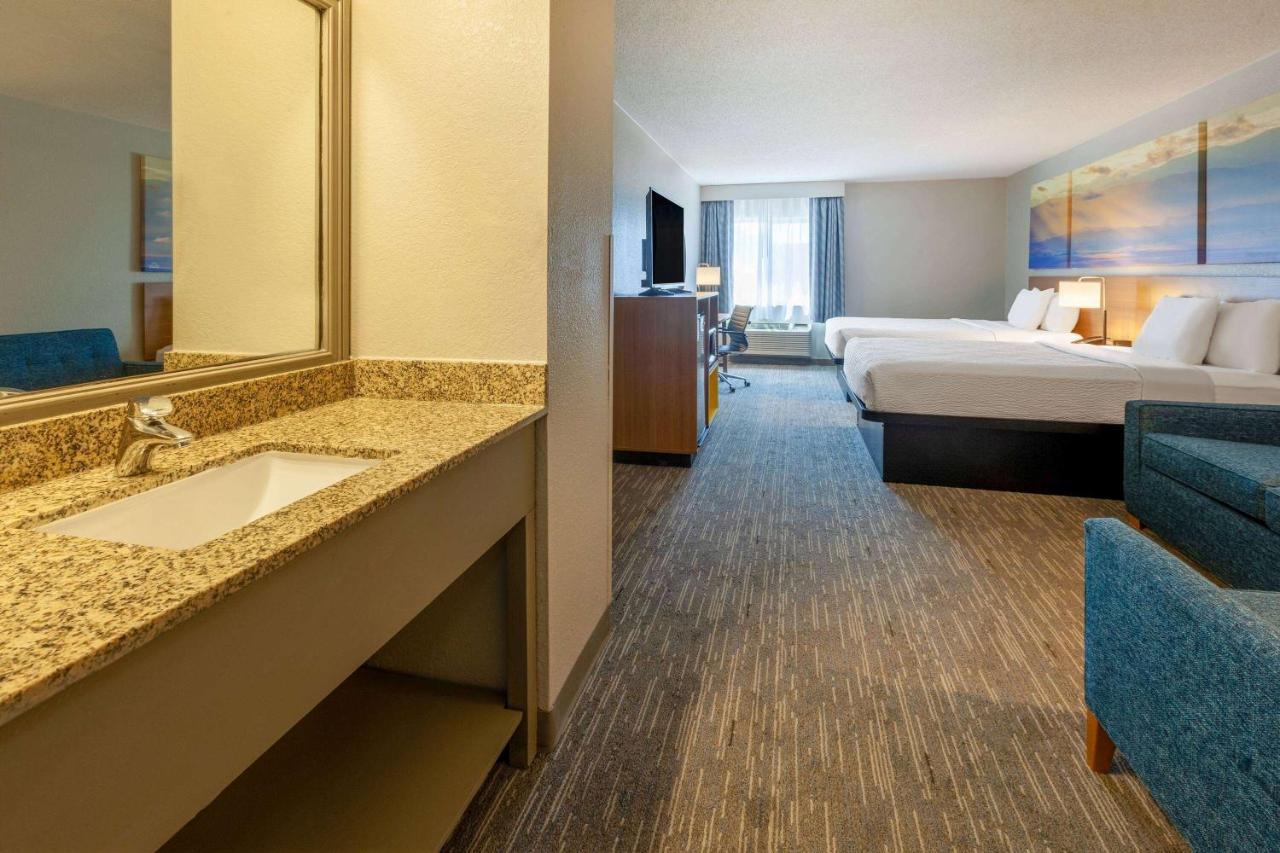 Suite with Two Queen Beds - Non-Smoking