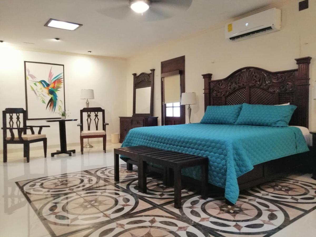 King Studio with Sofa Bed