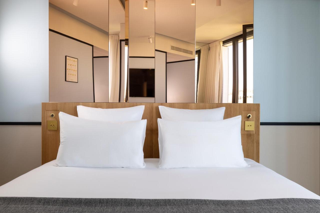 Deluxe Blauwe Kamer met Uitzicht op de Eiffeltoren
