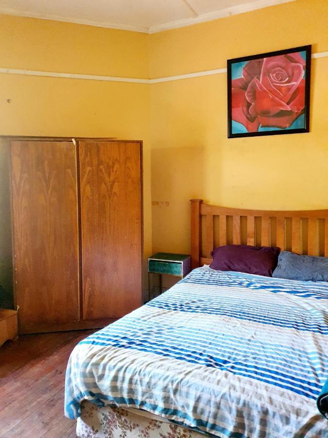 Economy Triple Room with Shared Bathroom
