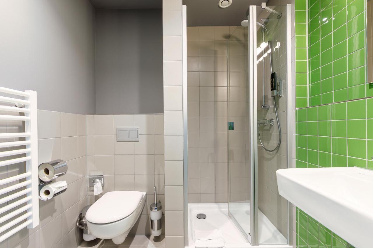 Camera Quadrupla