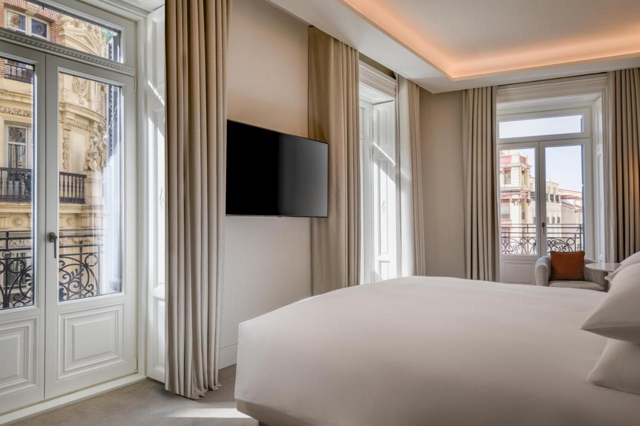 Chambre Lit King-Size d'Angle Premium Deluxe - Vue sur Ville