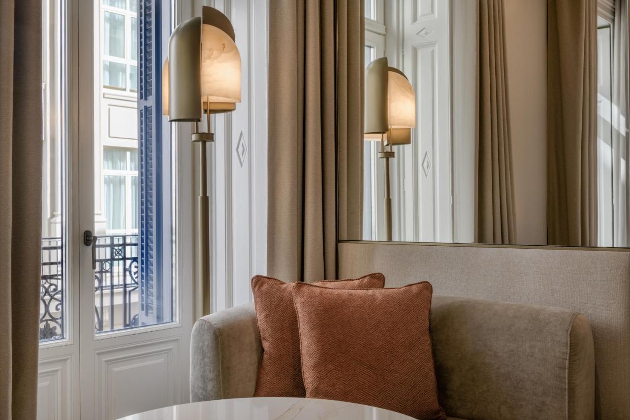 Chambre Lit King-Size Premium Deluxe avec Balcon - Vue sur Ville