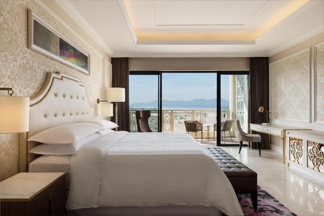 Deluxe Guest room 1 King Bay view