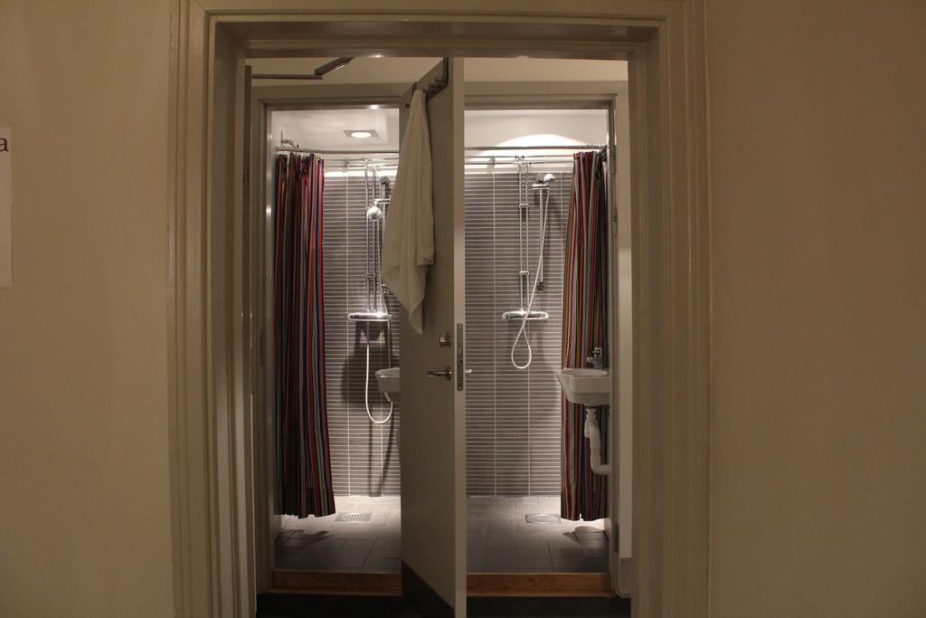 Quadruple Room with Shared Bathroom - quiet street view