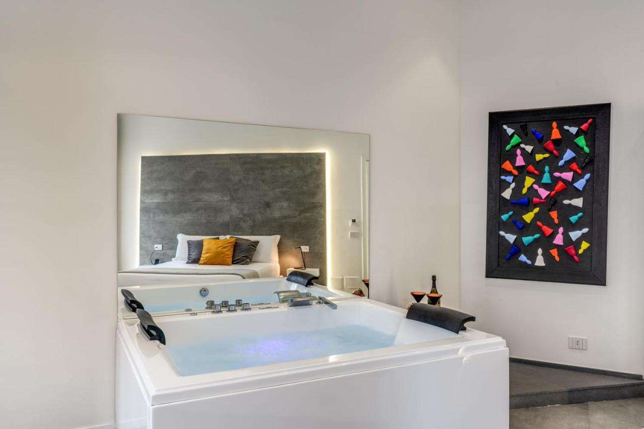 Queen Suite with Spa Bath,1368272453:JPEG