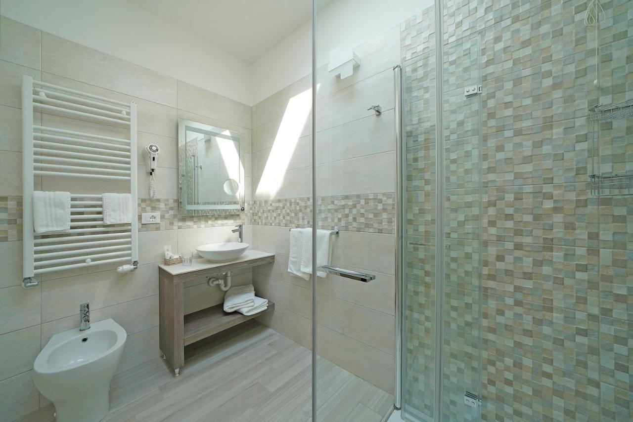 Luxury Room Spa Bath Access