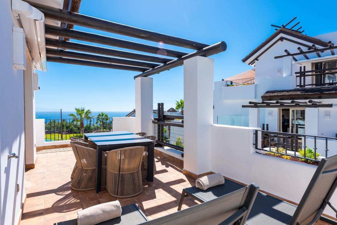 Suite de 2 dormitorios con vistas parciales al mar