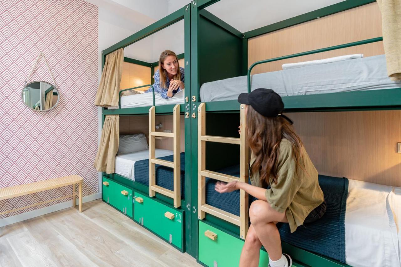 Bed 8-Bed Mixed Dormitory Room