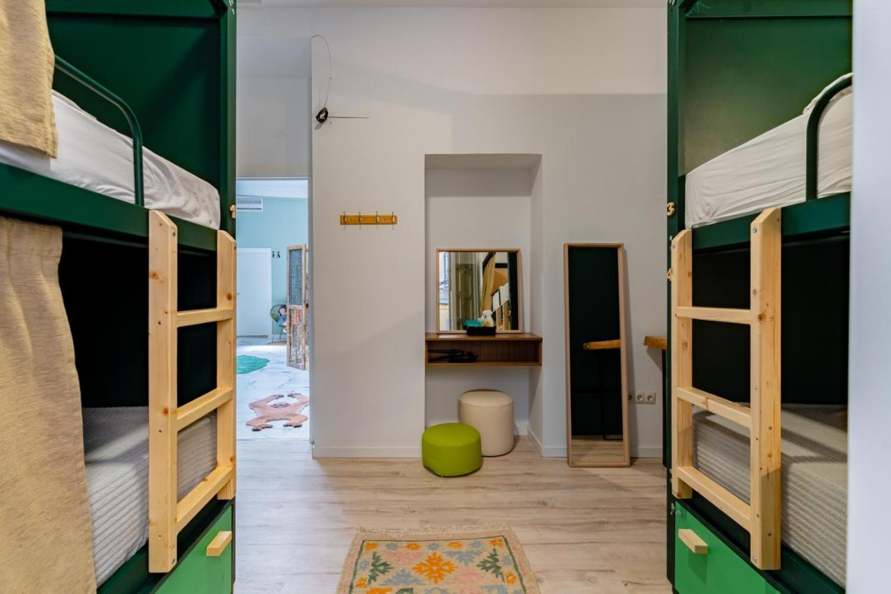 Bed 4-Bed Female Dormitory Room