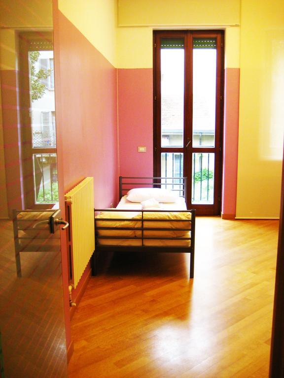 Bed in een Gemengde Slaapzaal met 6 Bedden