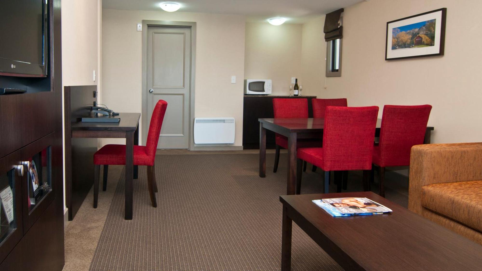 Suite 1 King