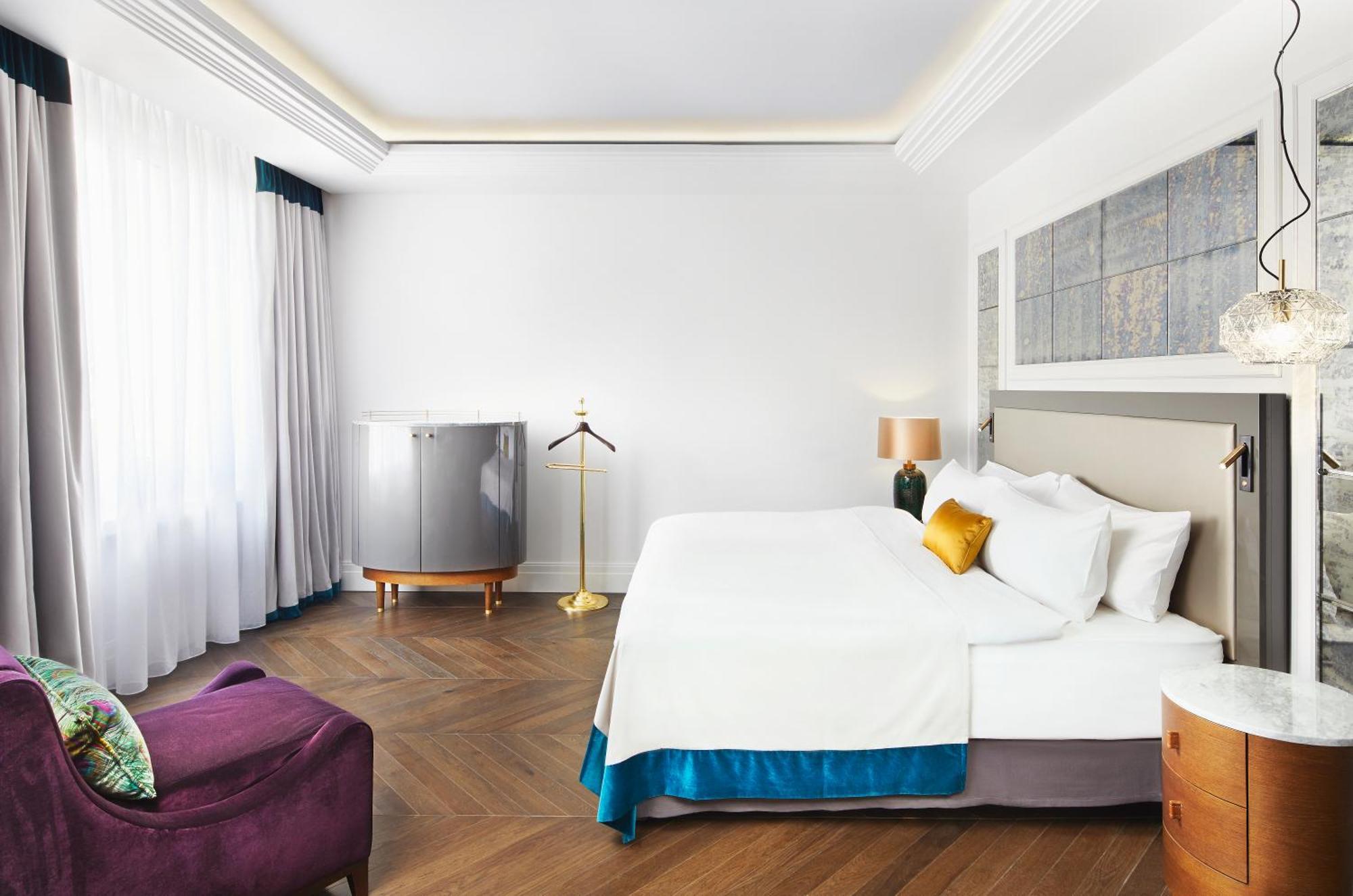 1 Bedroom Junior Suite, 1 King bed, City view