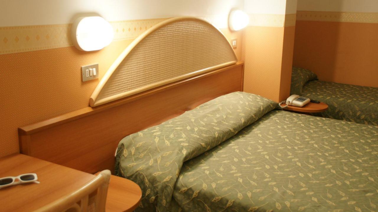 Triple Room with Balcony,1469133548:JPEG