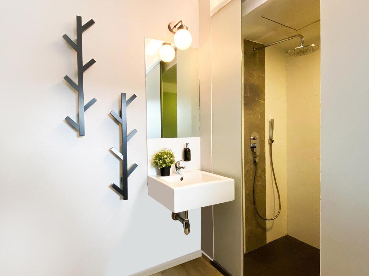 Cabin M, Private Bathroom